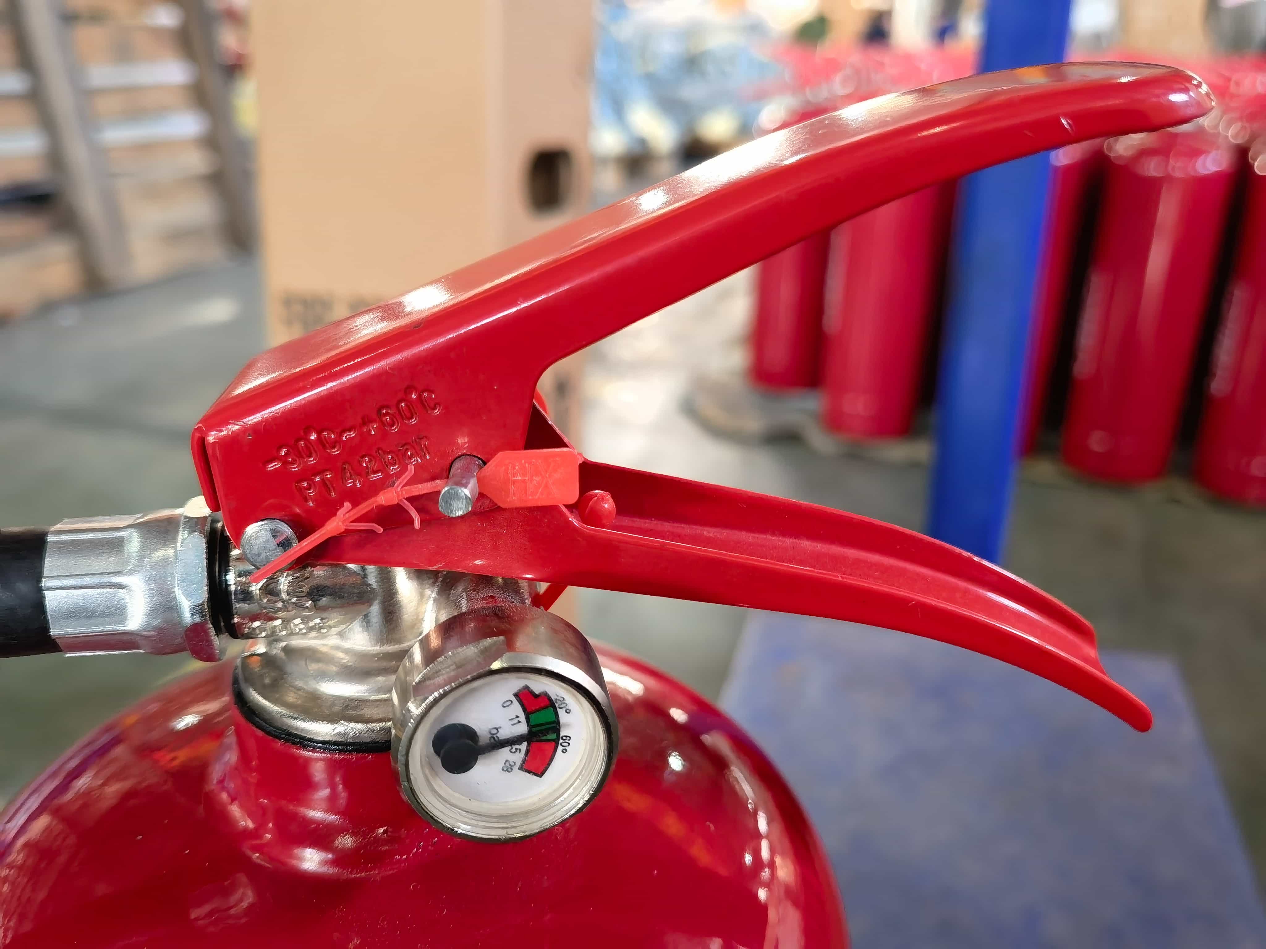 9kg Dry Powder Fire Extinguisher for Oil With Brass Valve from China